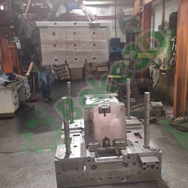 Plastic-mold-1