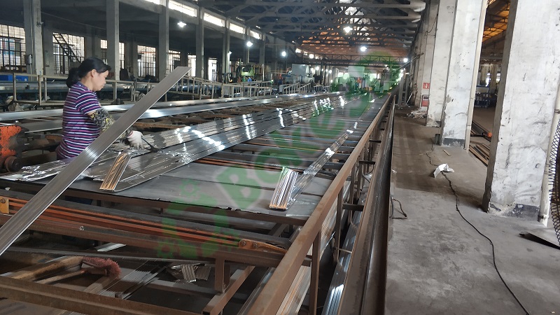 Al-extrusion-1